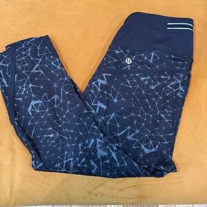 Lululemon Black Geometric Leggings 15” crop